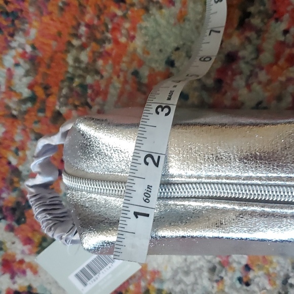 NWT Ulta Beauty silver makeup bag - Picture 11 of 11